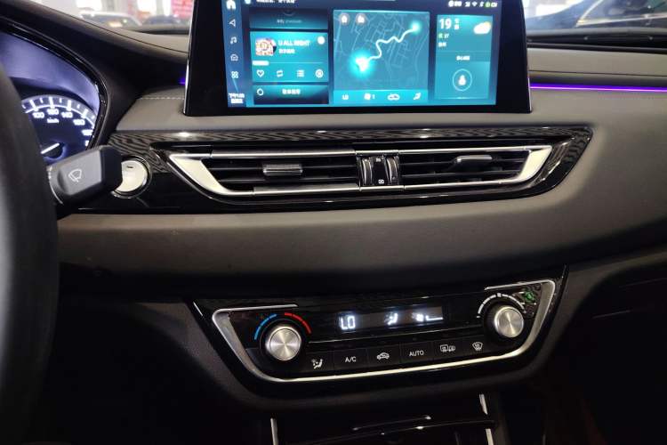Used CHANGAN Ruicheng CC 2022 Blue Whale Edition 1.5T DCT Luxury Model Audio And AC Panel