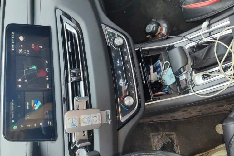 Used CHANGAN Ruicheng CC 2022 Blue Whale Edition 1.5T DCT Luxury Model Audio And AC Panel