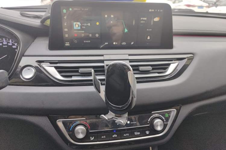 Used CHANGAN Ruicheng CC 2022 Blue Whale Edition 1.5T DCT Luxury Model Audio And AC Panel