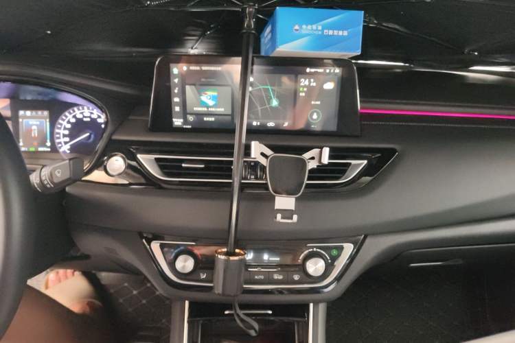 Used CHANGAN Ruicheng CC 2022 Blue Whale Edition 1.5T DCT Luxury Model Audio And AC Panel