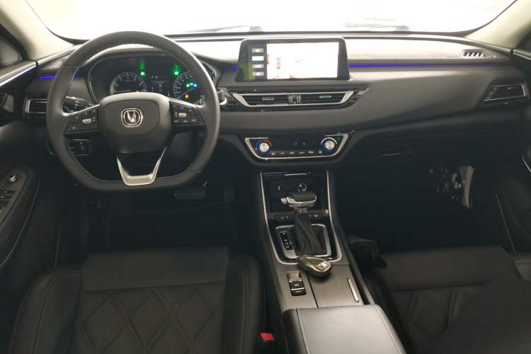 Used CHANGAN Ruicheng CC 2022 Blue Whale Edition 1.5T DCT Luxury Model Center Console