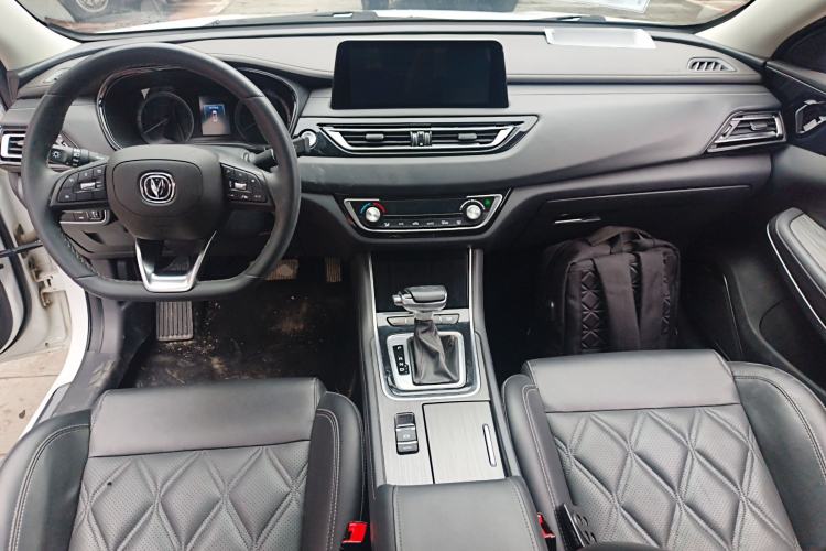 Used CHANGAN Ruicheng CC 2022 Blue Whale Edition 1.5T DCT Luxury Model Center Console