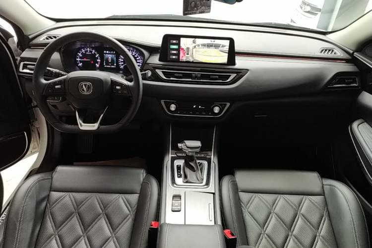 Used CHANGAN Ruicheng CC 2022 Blue Whale Edition 1.5T DCT Luxury Model Center Console
