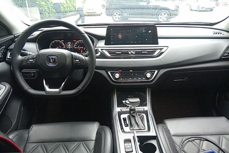Used CHANGAN Ruicheng CC 2022 Blue Whale Edition 1.5T DCT Prestige Model Center Console