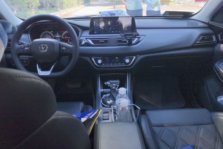 Used CHANGAN Ruicheng CC 2022 Blue Whale Edition 1.5T DCT Prestige Model Center Console