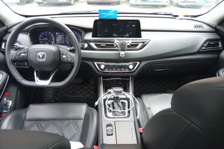 Used CHANGAN Ruicheng CC 2022 Blue Whale Edition 1.5T DCT Luxury Model Center Console