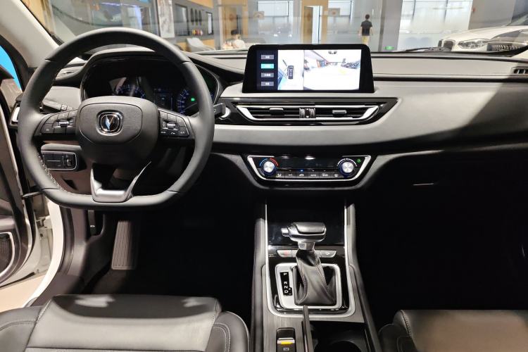 Used CHANGAN Ruicheng CC 2022 Blue Whale Edition 1.5T DCT Luxury Model Center Console