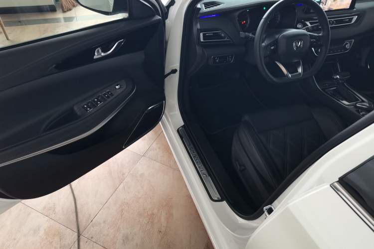 Used CHANGAN Ruicheng CC 2022 Blue Whale Edition 1.5T DCT Luxury Model Driver Seat