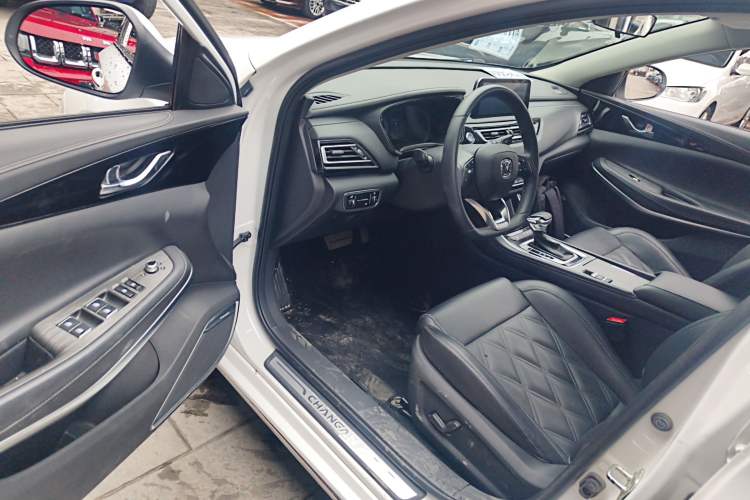 Used CHANGAN Ruicheng CC 2022 Blue Whale Edition 1.5T DCT Luxury Model Driver Seat