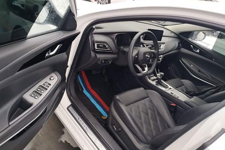 Used CHANGAN Ruicheng CC 2022 Blue Whale Edition 1.5T DCT Luxury Model Driver Seat