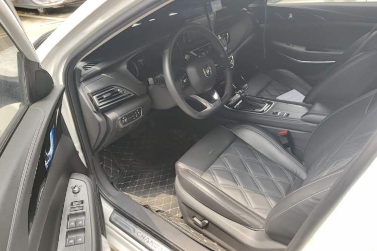 Used CHANGAN Ruicheng CC 2022 Blue Whale Edition 1.5T DCT Luxury Model Driver Seat