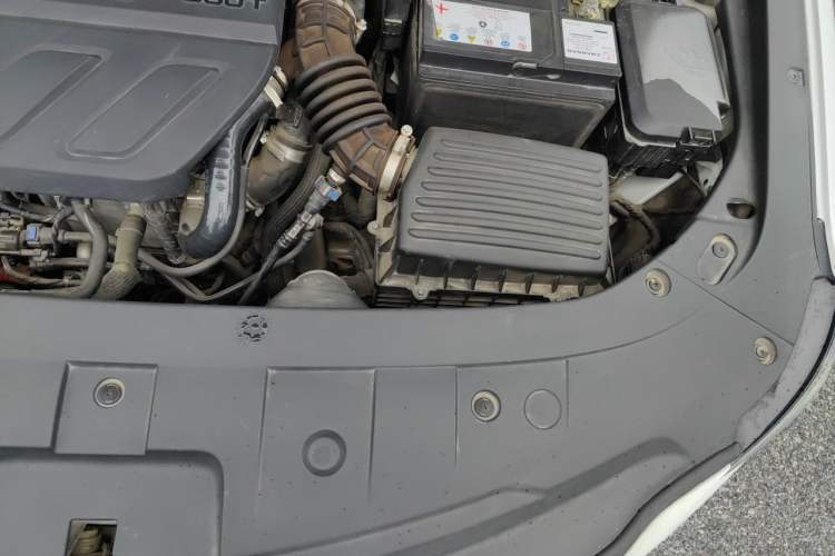 Used CHANGAN Ruicheng CC 2022 Blue Whale Edition 1.5T DCT Luxury Model Engine Bay Left