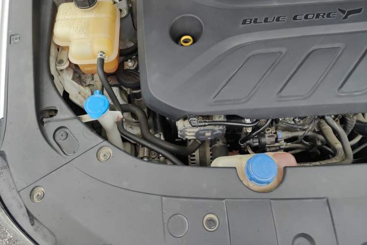 Used CHANGAN Ruicheng CC 2022 Blue Whale Edition 1.5T DCT Luxury Model Engine Bay Right