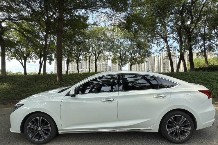 Used CHANGAN Ruicheng CC 2022 Blue Whale Edition 1.5T DCT Luxury Model Exterior 1