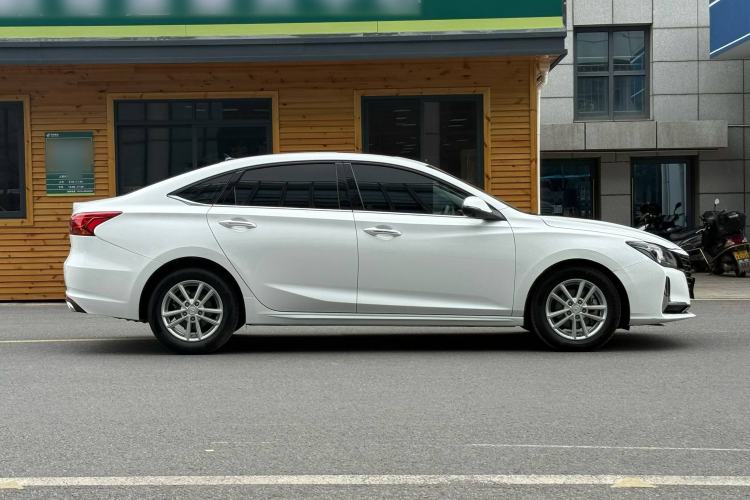 Used CHANGAN Ruicheng CC 2022 Blue Whale Edition 1.5T DCT Elite Model Exterior 2