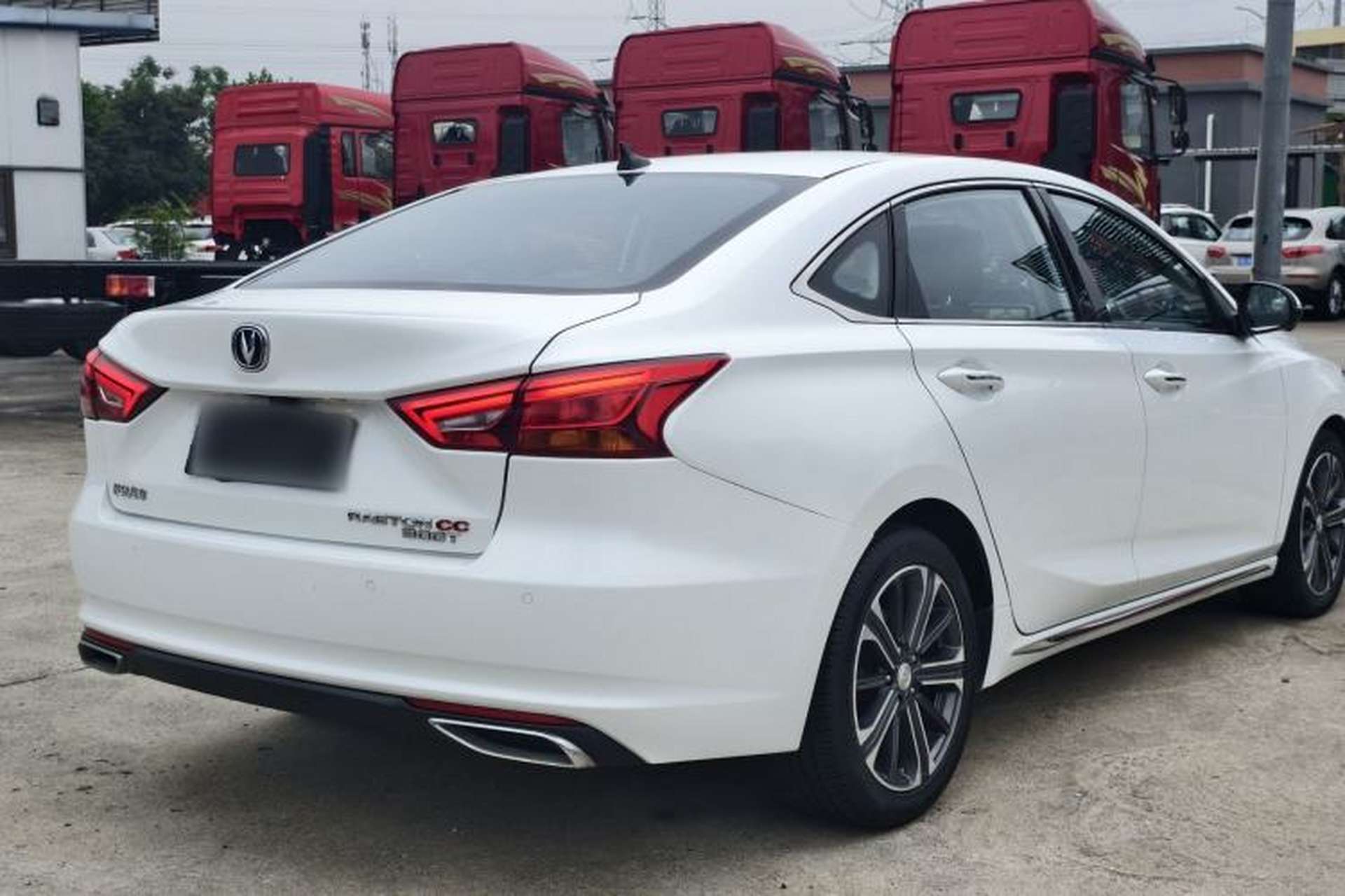 Used CHANGAN Ruicheng CC 2022 Blue Whale Edition 1.5T DCT Luxury Model Exterior 4