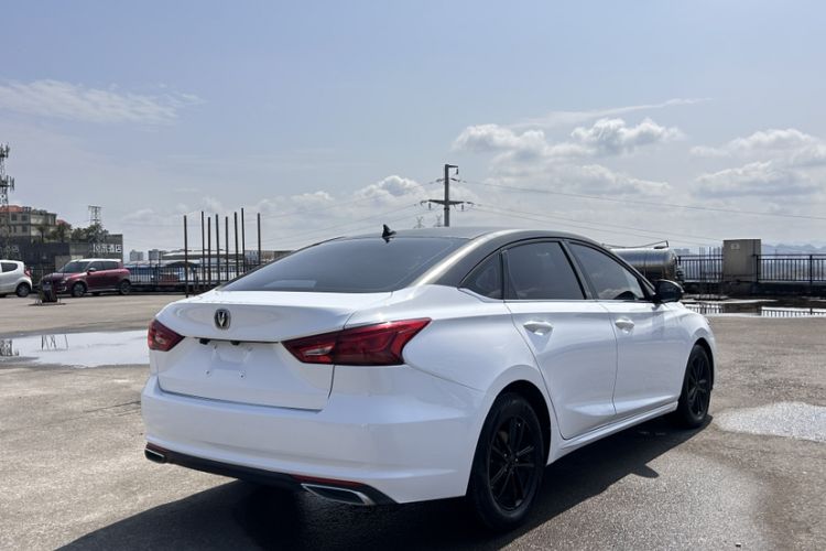 Used CHANGAN Ruicheng CC 2022 Blue Whale Edition 1.5T DCT Elite Model Exterior 4