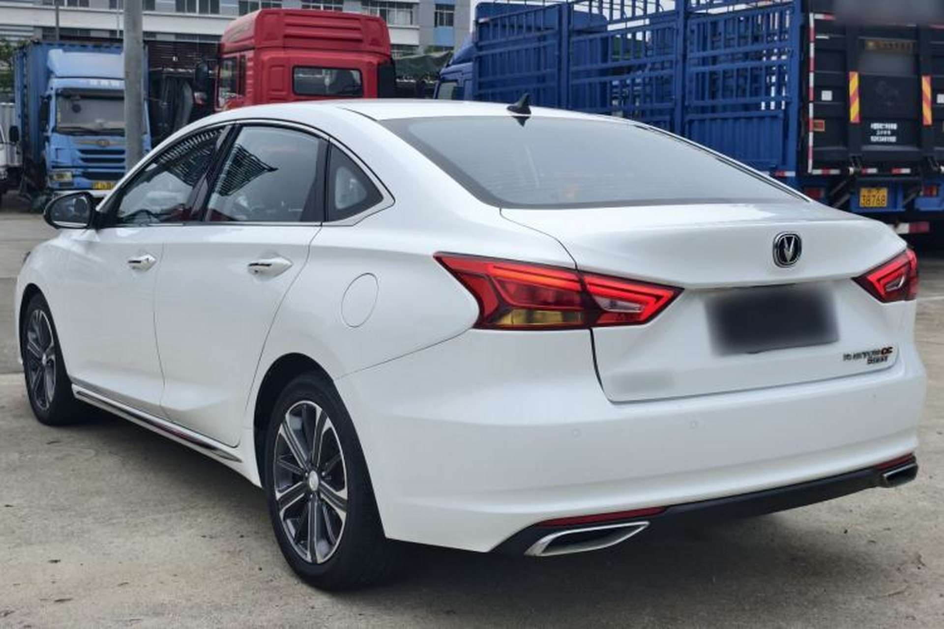 Used CHANGAN Ruicheng CC 2022 Blue Whale Edition 1.5T DCT Luxury Model Exterior 6