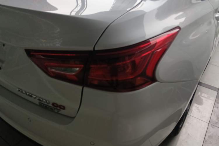 Used CHANGAN Ruicheng CC 2022 Blue Whale Edition 1.5T DCT Luxury Model Exterior 6