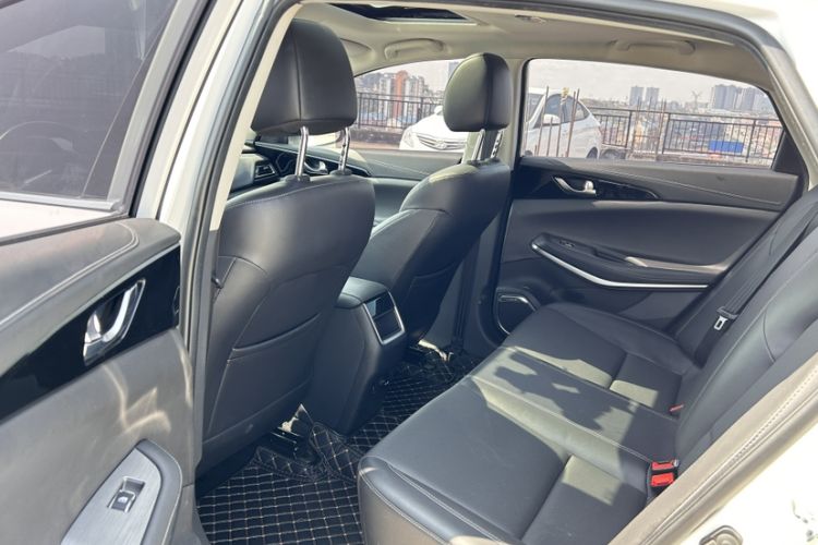 Used CHANGAN Ruicheng CC 2022 Blue Whale Edition 1.5T DCT Elite Model Exterior 8