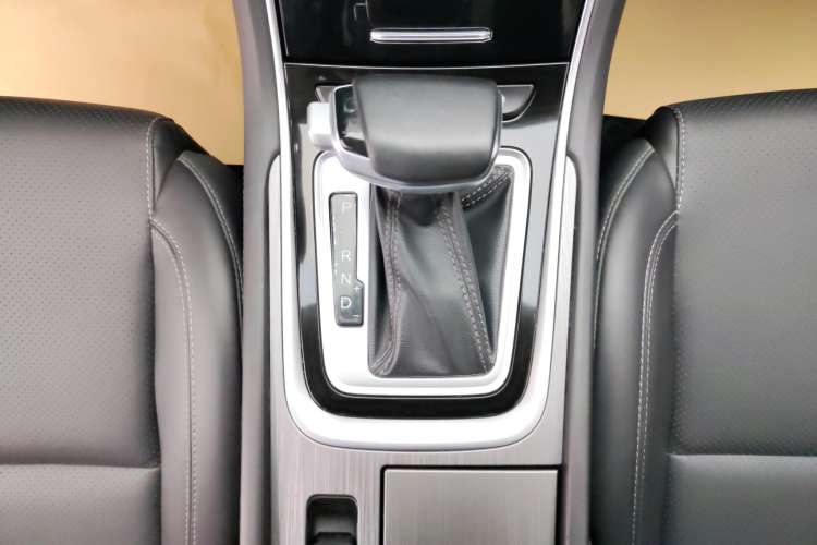 Used CHANGAN Ruicheng CC 2022 Blue Whale Edition 1.5T DCT Elite Model Gear Lever
