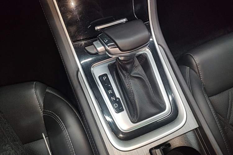 Used CHANGAN Ruicheng CC 2022 Blue Whale Edition 1.5T DCT Luxury Model Gear Lever
