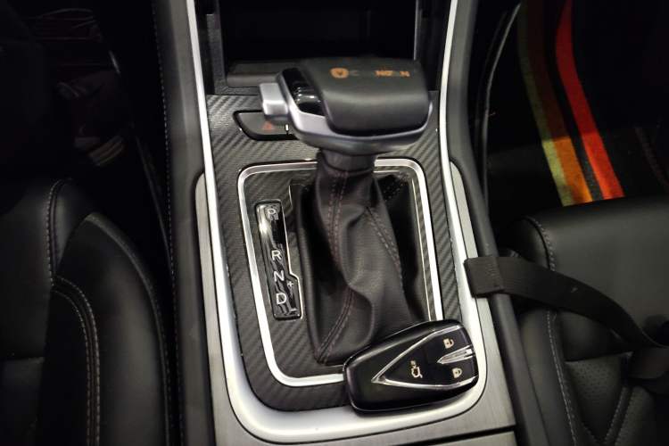 Used CHANGAN Ruicheng CC 2022 Blue Whale Edition 1.5T DCT Luxury Model Gear Lever