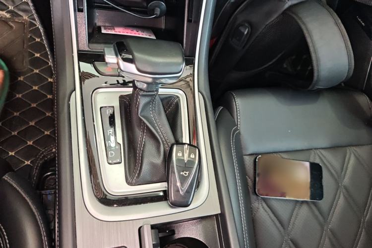 Used CHANGAN Ruicheng CC 2022 Blue Whale Edition 1.5T DCT Luxury Model Gear Lever
