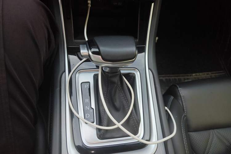 Used CHANGAN Ruicheng CC 2022 Blue Whale Edition 1.5T DCT Prestige Model Gear Lever