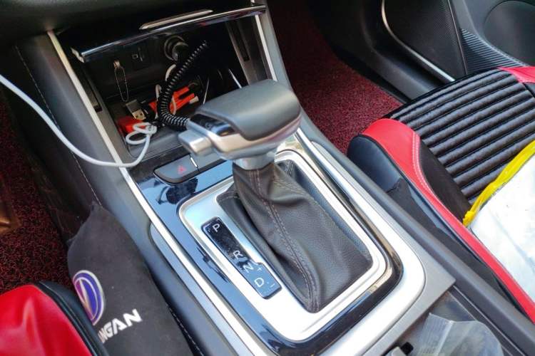 Used CHANGAN Ruicheng CC 2022 Blue Whale Edition 1.5T DCT Luxury Model Gear Lever