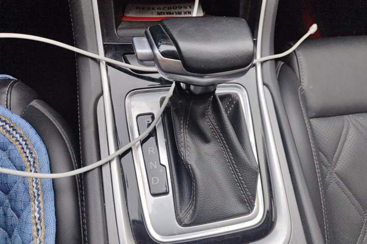 Used CHANGAN Ruicheng CC 2022 Blue Whale Edition 1.5T DCT Luxury Model Gear Lever