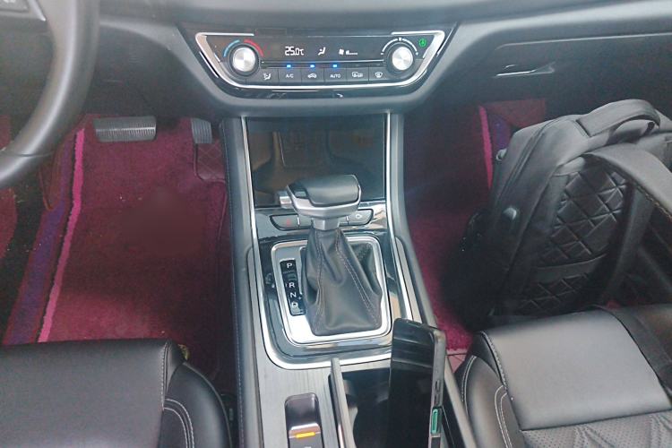 Used CHANGAN Ruicheng CC 2022 Blue Whale Edition 1.5T DCT Prestige Model Gear Lever