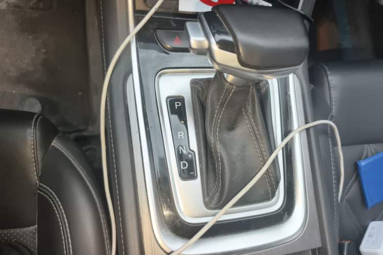 Used CHANGAN Ruicheng CC 2022 Blue Whale Edition 1.5T DCT Prestige Model Gear Lever