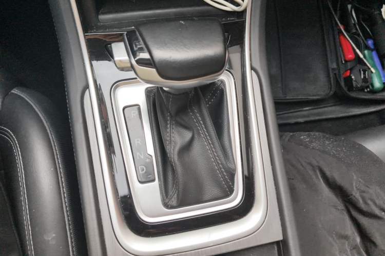 Used CHANGAN Ruicheng CC 2022 Blue Whale Edition 1.5T DCT Prestige Model Gear Lever