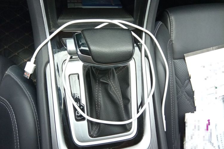 Used CHANGAN Ruicheng CC 2022 Blue Whale Edition 1.5T DCT Luxury Model Gear Lever