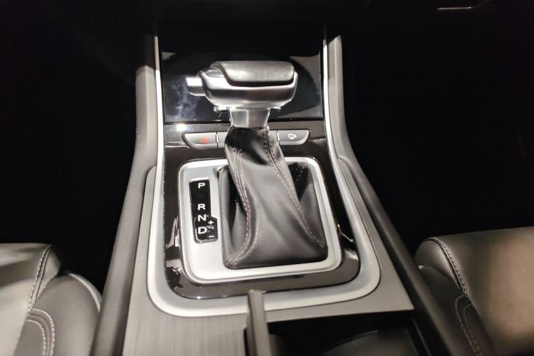 Used CHANGAN Ruicheng CC 2022 Blue Whale Edition 1.5T DCT Luxury Model Gear Lever