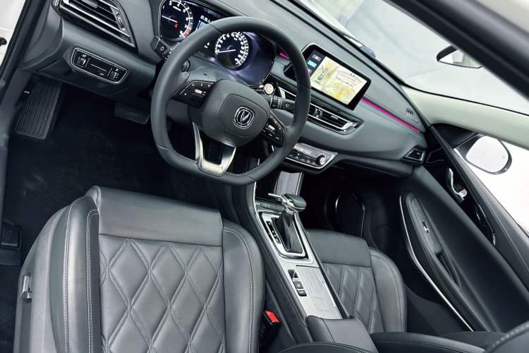 Used CHANGAN Ruicheng CC 2022 Blue Whale Edition 1.5T DCT Luxury Model Interior 1