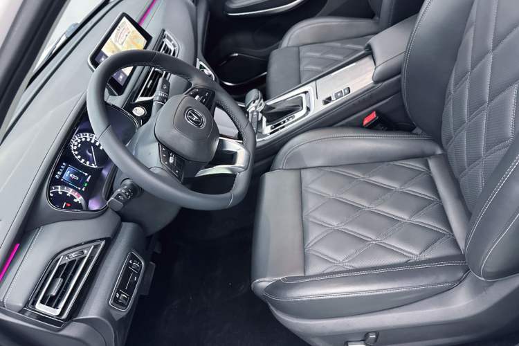 Used CHANGAN Ruicheng CC 2022 Blue Whale Edition 1.5T DCT Luxury Model Interior 5