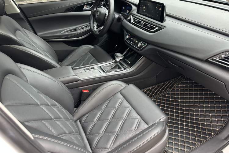 Used CHANGAN Ruicheng CC 2022 Blue Whale Edition 1.5T DCT Prestige Model Interior 6