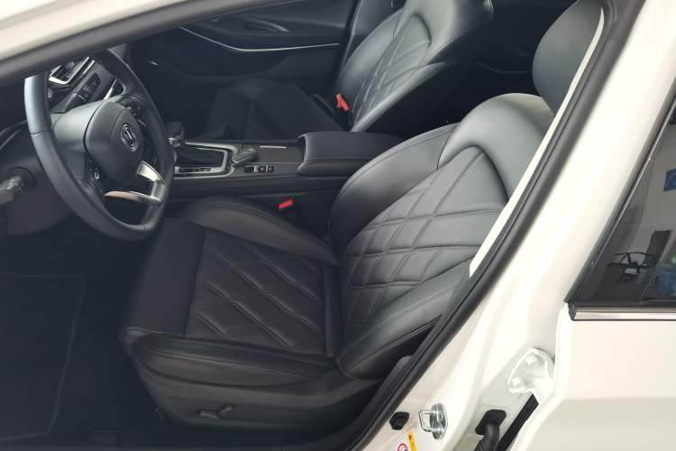 Used CHANGAN Ruicheng CC 2022 Blue Whale Edition 1.5T DCT Luxury Model Left Front Seat