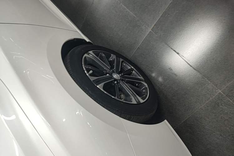 Used CHANGAN Ruicheng CC 2022 Blue Whale Edition 1.5T DCT Luxury Model Left Front Wheel Hub