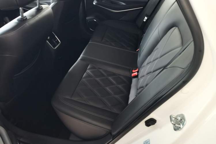 Used CHANGAN Ruicheng CC 2022 Blue Whale Edition 1.5T DCT Luxury Model Left Rear Seat