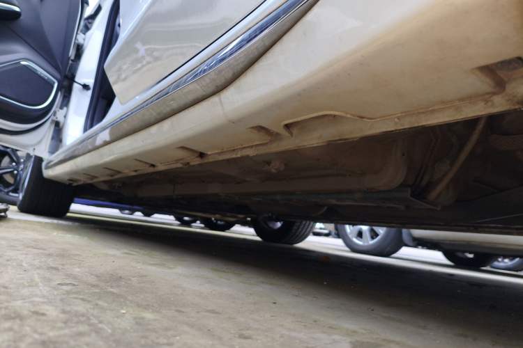 Used CHANGAN Ruicheng CC 2022 Blue Whale Edition 1.5T DCT Luxury Model Left Side Sill