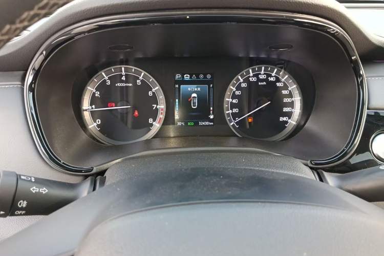 Used CHANGAN Ruicheng CC 2022 Blue Whale Edition 1.5T DCT Luxury Model Odometer Close Up