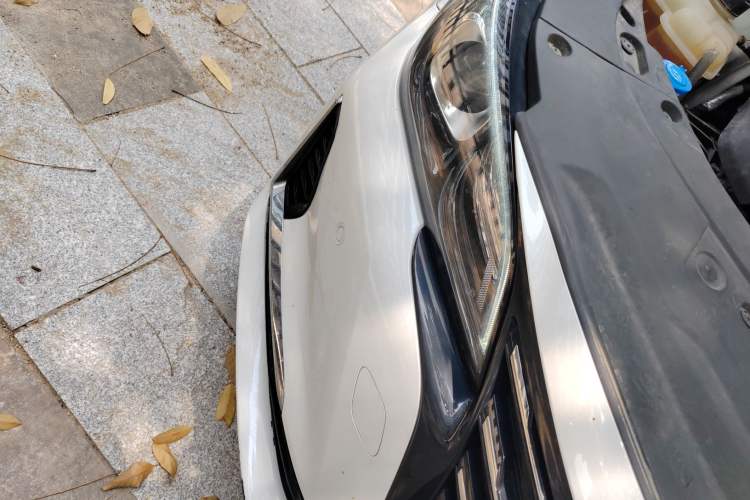 Used CHANGAN Ruicheng CC 2022 Blue Whale Edition 1.5T DCT Prestige Model Right Front Headlight