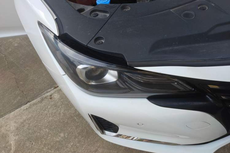 Used CHANGAN Ruicheng CC 2022 Blue Whale Edition 1.5T DCT Prestige Model Right Front Headlight