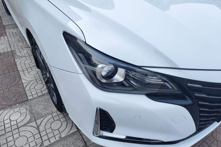Used CHANGAN Ruicheng CC 2022 Blue Whale Edition 1.5T DCT Luxury Model Right Front Headlight