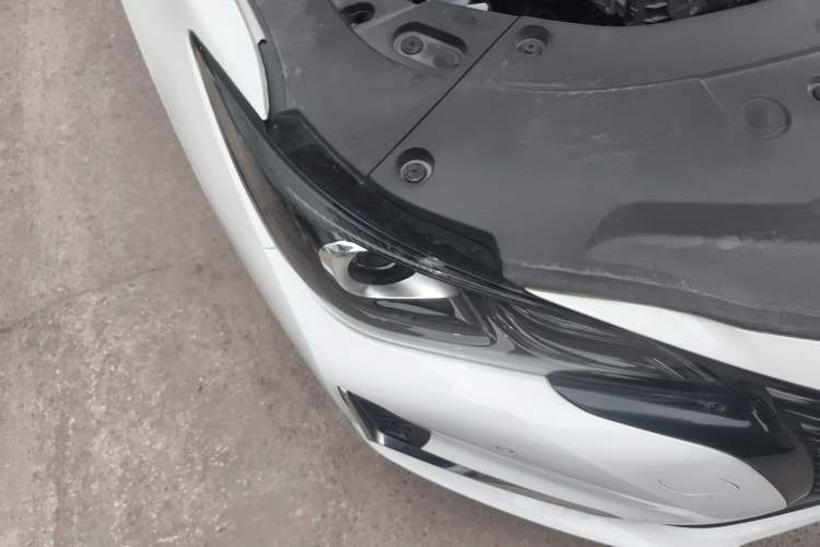 Used CHANGAN Ruicheng CC 2022 Blue Whale Edition 1.5T DCT Prestige Model Right Front Headlight