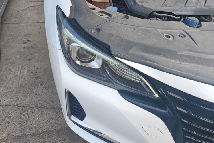 Used CHANGAN Ruicheng CC 2022 Blue Whale Edition 1.5T DCT Elite Model Right Front Headlight