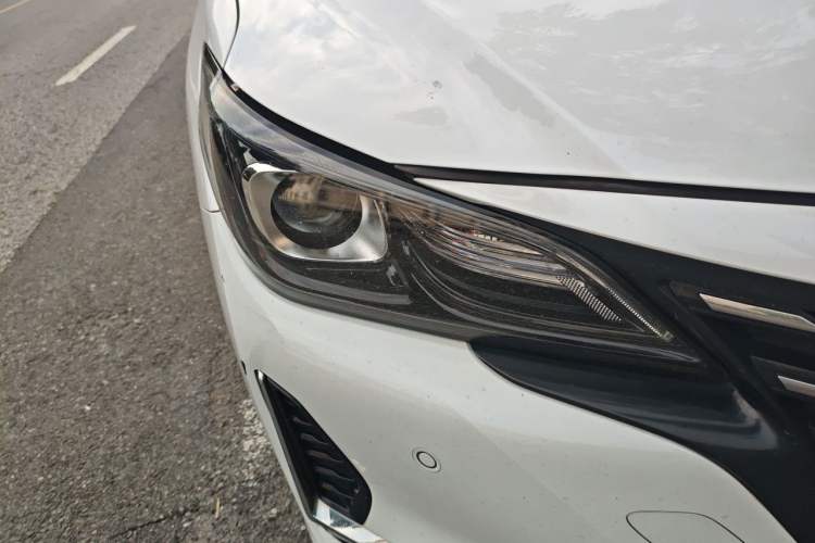 Used CHANGAN Ruicheng CC 2022 Blue Whale Edition 1.5T DCT Luxury Model Right Front Headlight